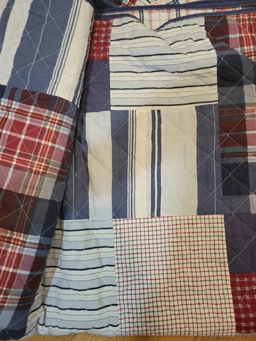 Queen size quilt comforter set